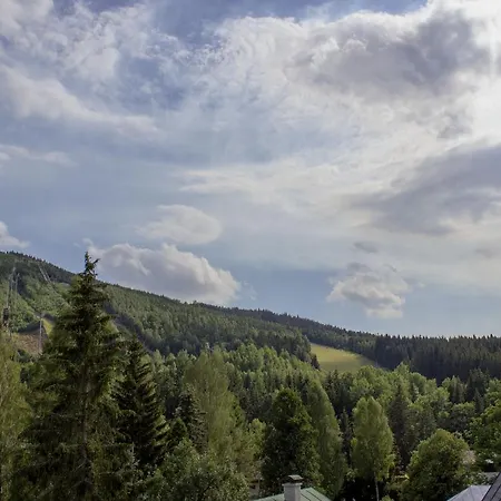 Enjoyharrachov - Atraktivni Slunny Klimatizovany 14 V Centru S Terasou A Parkovanim, Saunou , Wifi-wlan, Sat, Herni Konzoli, Pc S Win 10, Netflix Zdarma A Moznosti Dobijeni Auta S Vyhledem Na Certovu Horu Se Skokanskymi Mustky Jen 150m Od La *