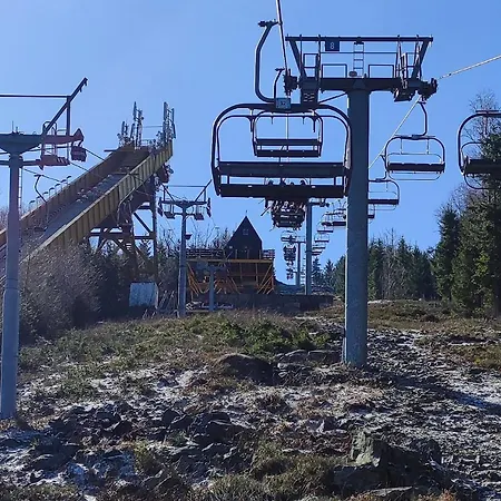 Enjoyharrachov - Atraktivní Slunný Klimatizovaný 14 V Centru Se Saunou, Parkováním, Wifi-wlan, Sat, Herní Konzolí, Pc S Win 10, Netflix Zdarma A Možností Dobíjení Auta S Výhledem Na čertovu Horu Se Skokanskými Můstky Jen 150m Od Lanovky Harrachov