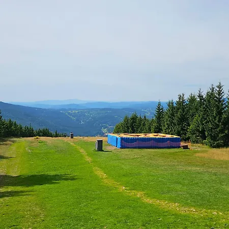 Appartamento Enjoyharrachov - Atraktivní Slunný Klimatizovaný 14 V Centru Se Saunou, Parkováním, Wifi-wlan, Sat, Herní Konzolí, Pc S Win 10, Netflix Zdarma A Možností Dobíjení Auta S Výhledem Na čertovu Horu Se Skokanskými Můstky Jen 150m Od Lanovky Harrachov