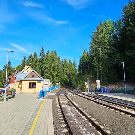 Appartamento Enjoyharrachov - Atraktivní Slunný Klimatizovaný 14 V Centru Se Saunou, Parkováním, Wifi-wlan, Sat, Herní Konzolí, Pc S Win 10, Netflix Zdarma A Možností Dobíjení Auta S Výhledem Na čertovu Horu Se Skokanskými Můstky Jen 150m Od Lanovky