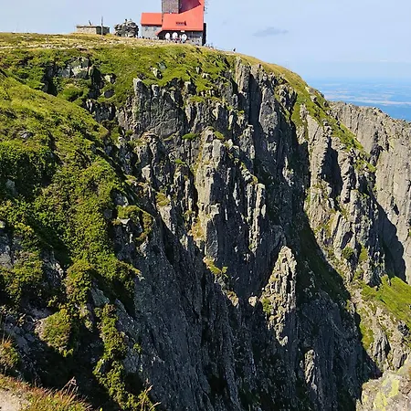 Enjoyharrachov - Atraktivní Slunný Klimatizovaný 14 V Centru Se Saunou, Parkováním, Wifi-wlan, Sat, Herní Konzolí, Pc S Win 10, Netflix Zdarma A Možností Dobíjení Auta S Výhledem Na čertovu Horu Se Skokanskými Můstky Jen 150m Od Lanovky Appartamento