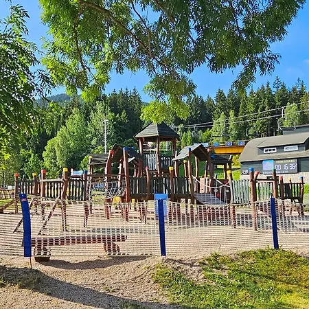 Enjoyharrachov - Atraktivní Slunný Klimatizovaný 14 V Centru Se Saunou, Parkováním, Wifi-wlan, Sat, Herní Konzolí, Pc S Win 10, Netflix Zdarma A Možností Dobíjení Auta S Výhledem Na čertovu Horu Se Skokanskými Můstky Jen 150m Od Lanovky Appartamento *