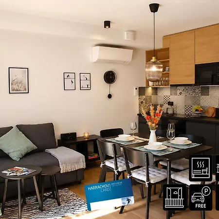 Enjoyharrachov - Atraktivni Slunny Klimatizovany 14 V Centru Se Saunou, Parkovanim, Wifi-wlan, Sat, Herni Konzoli, Pc S Win 10, Netflix Zdarma A Moznosti Dobijeni Auta S Vyhledem Na Certovu Horu Se Skokanskymi Mustky Jen 150m Od Lanovky 公寓