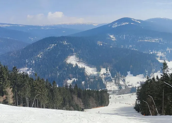 Enjoyharrachov - Atraktivni Slunny Klimatizovany 14 V Centru Se Saunou, Parkovanim, Wifi-wlan, Sat, Herni Konzoli, Pc S Win 10, Netflix Zdarma A Moznosti Dobijeni Auta S Vyhledem Na Certovu Horu Se Skokanskymi Mustky Jen 150m Od Lanovky