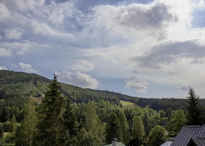 Enjoyharrachov - Atraktivni Slunny Klimatizovany 14 V Centru Se Saunou, Parkovanim, Wifi-wlan, Sat, Herni Konzoli, Pc S Win 10, Netflix Zdarma A Moznosti Dobijeni Auta S Vyhledem Na Certovu Horu Se Skokanskymi Mustky Jen 150m Od Lanovky *