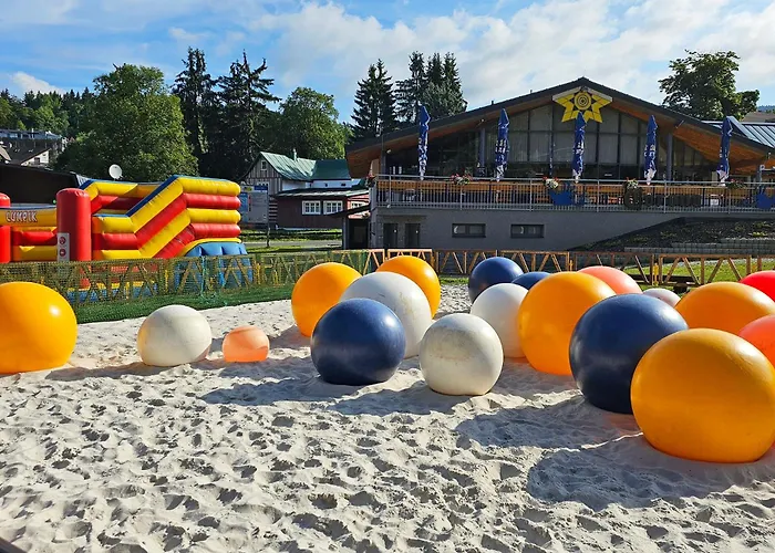 Enjoyharrachov - Atraktivni Slunny Klimatizovany 14 V Centru Se Saunou, Parkovanim, Wifi-wlan, Sat, Herni Konzoli, Pc S Win 10, Netflix Zdarma A Moznosti Dobijeni Auta S Vyhledem Na Certovu Horu Se Skokanskymi Mustky Jen 150m Od Lanovky 아파트 하라포프