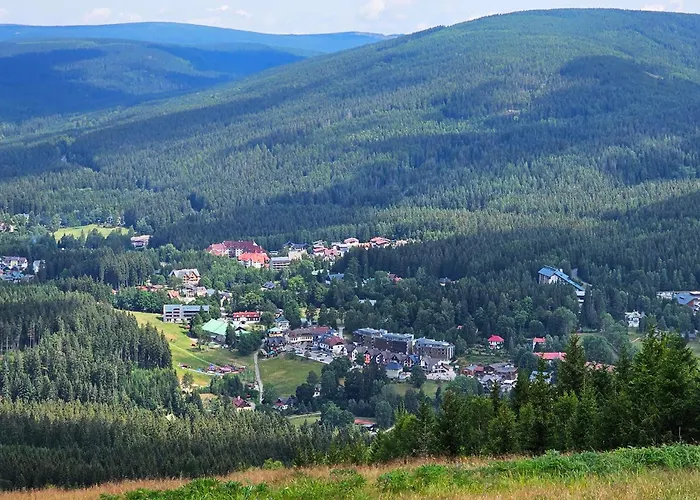 아파트 Enjoyharrachov - Atraktivni Slunny Klimatizovany 14 V Centru Se Saunou, Parkovanim, Wifi-wlan, Sat, Herni Konzoli, Pc S Win 10, Netflix Zdarma A Moznosti Dobijeni Auta S Vyhledem Na Certovu Horu Se Skokanskymi Mustky Jen 150m Od Lanovky *